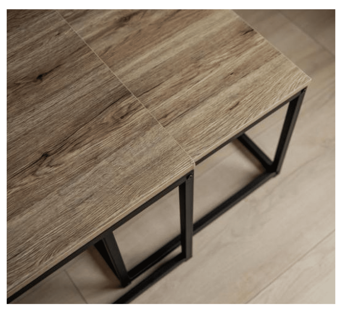 Urban-living-salontafel-houtlook-met-2-bijzettafels-detail-bovenaf
